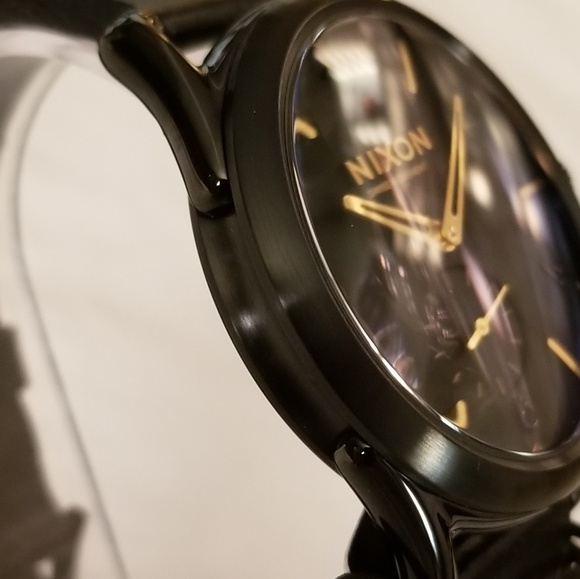 Nixon Watch-New - Picture 4 of 8